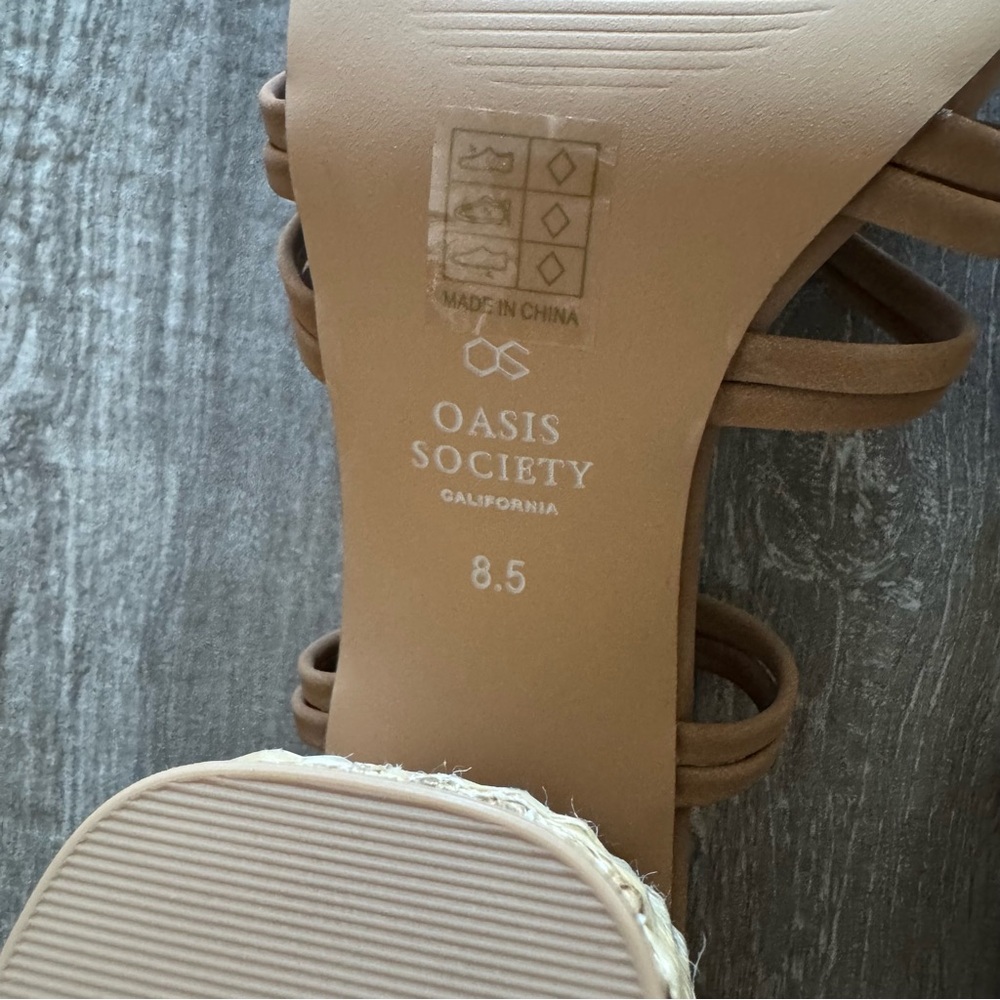 Koko Tan Strappy Straw Block Heels - Picture 11 of 12